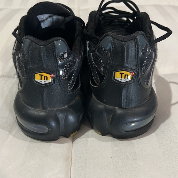 Nike Air Max - Picture 2 of 3